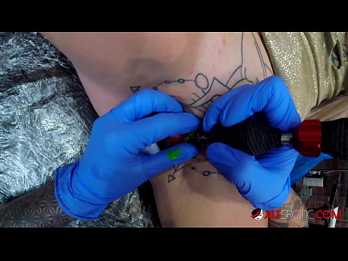 ❤️ Extrem tattooed Hottie Sully Savage krut en Tattoo op hirem Klitoris ❤ Hausgemachte Porno bei eis lb.mass-pr.ru